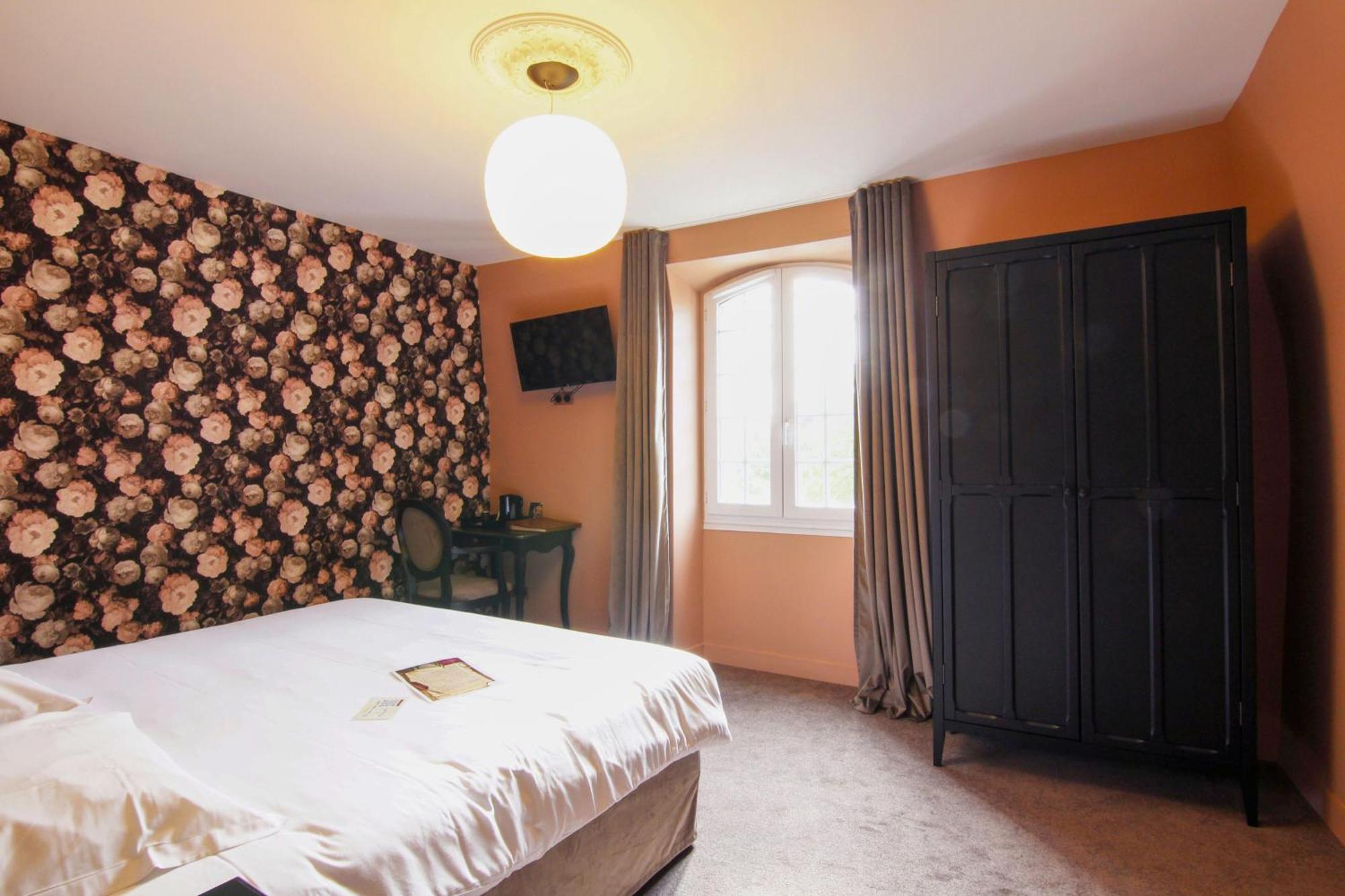 Chateau Du Bois Guibert Bonneval  Room photo
