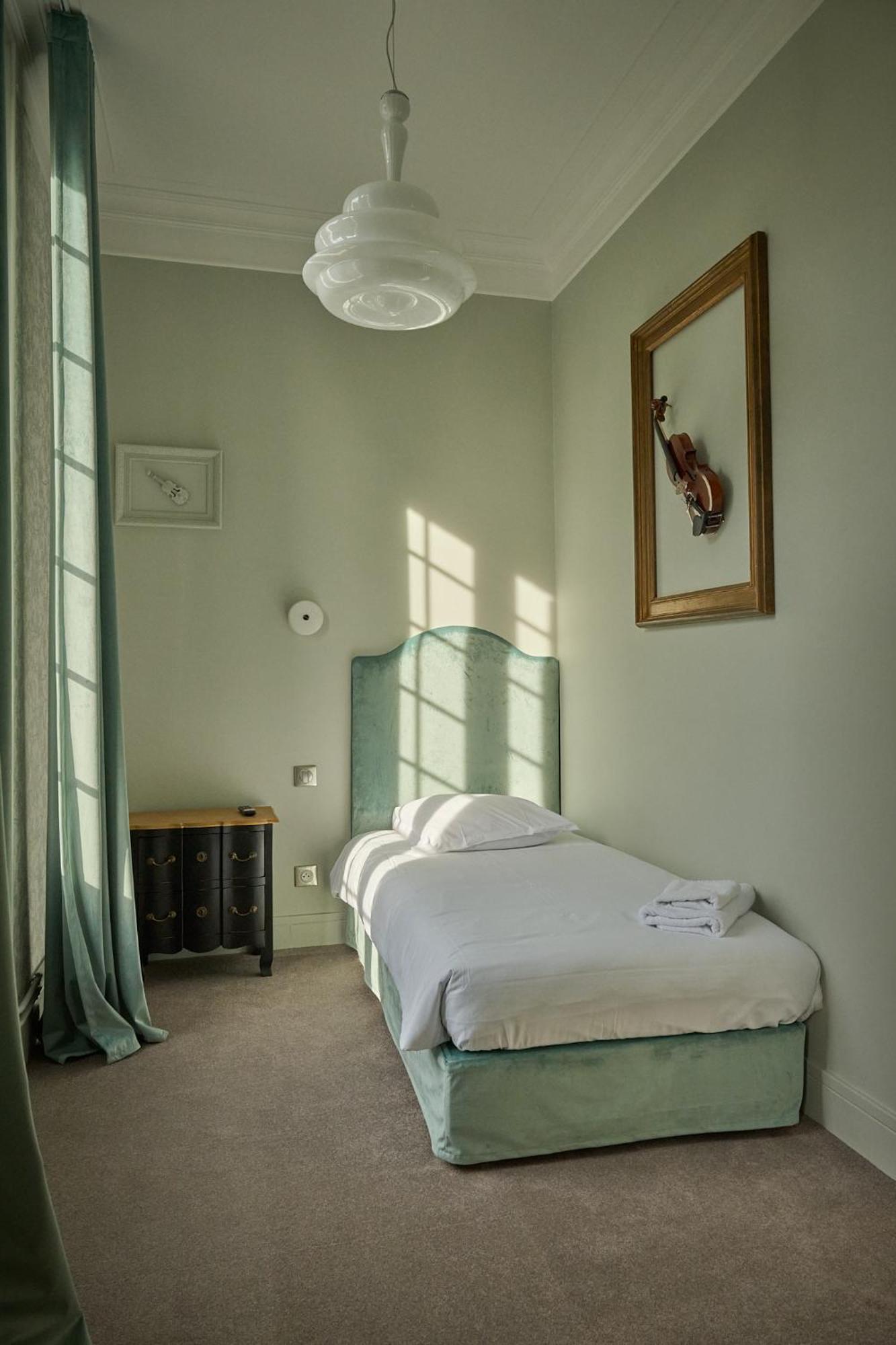 Chateau Du Bois Guibert Bonneval  Room photo